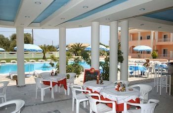 קאבוס South Coast Hotel מראה חיצוני תמונה
