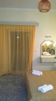 קאבוס South Coast Hotel מראה חיצוני תמונה